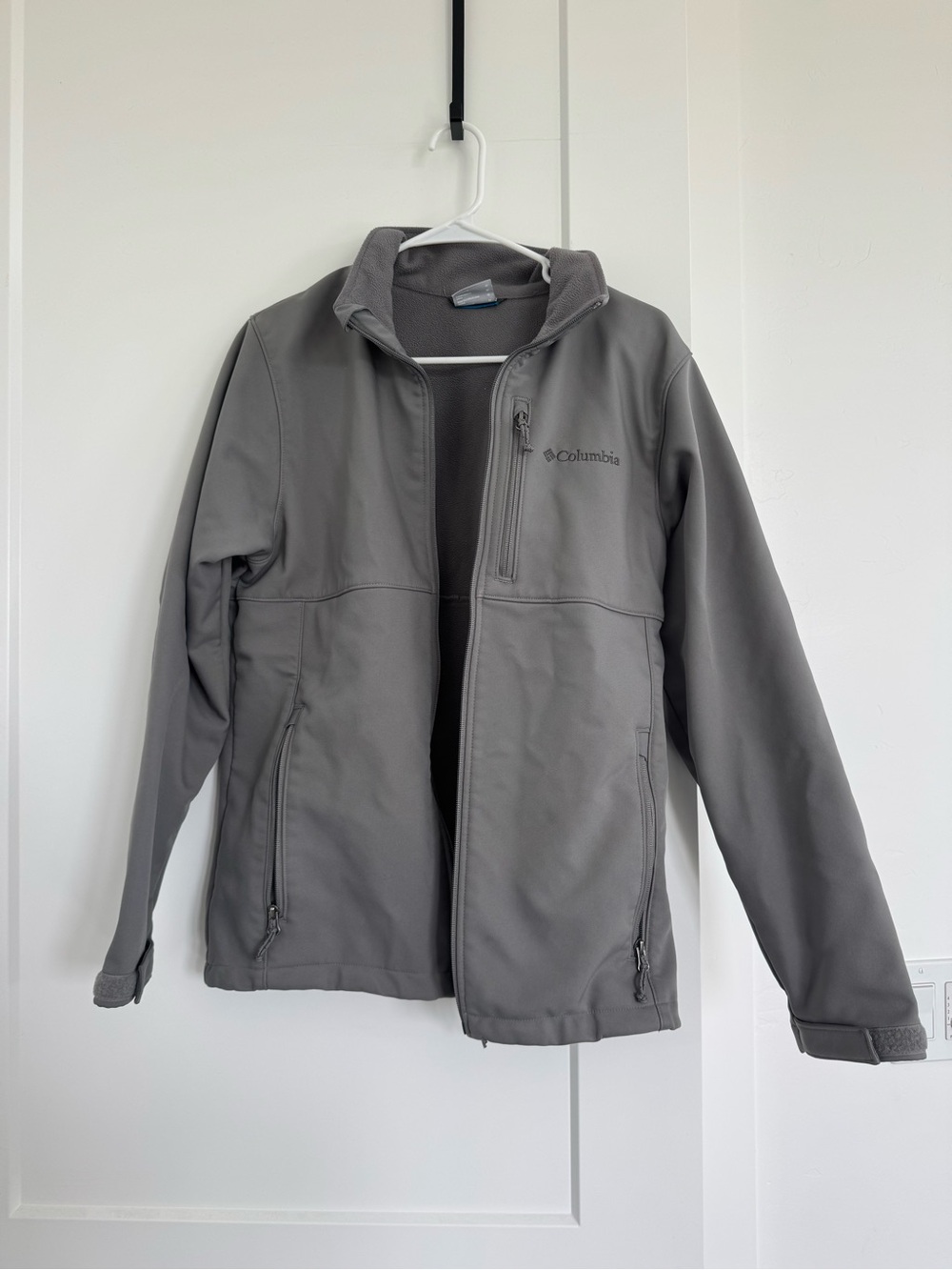 Columbia Men's Ascender Gray Softshell Jacket